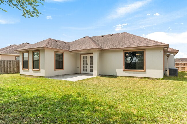 Building Photo - 6958 Blue Spruce St