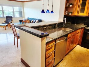 Building Photo - 401 Golden Isles Dr