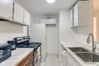 Building Photo - 10100 S Gessner Rd