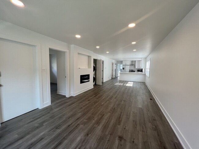 Building Photo - 8553 W Foster Ave