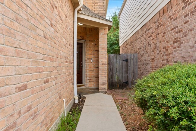 Building Photo - 1950 Natalie Rose Dr