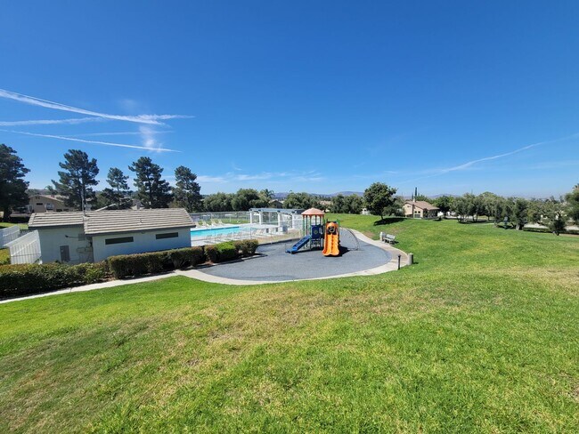 Building Photo - Beautiful 2-Story 4-Bedroom Home in Menton...