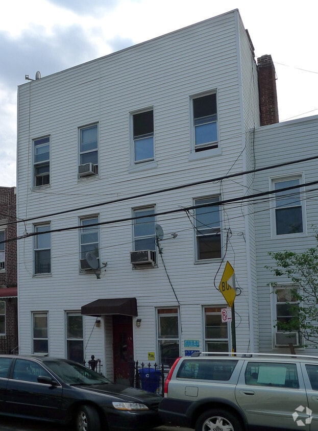 Building Photo - 1624 Hancock St