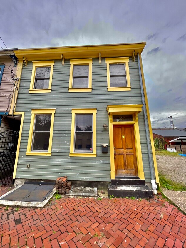 Primary Photo - 531 Tripoli St