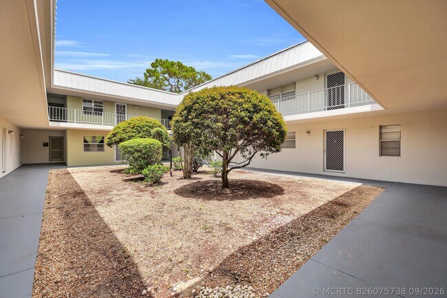 Foto del edificio - 2302 Sunrise Blvd
