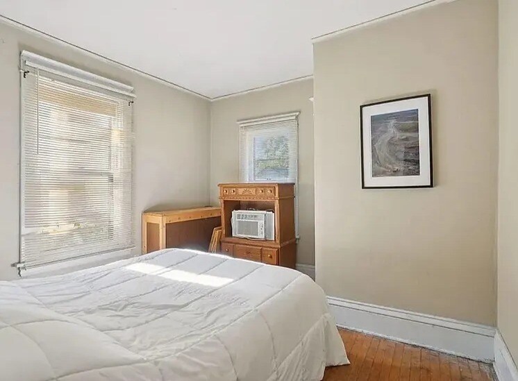 Foto del edificio - 1579 W Race St