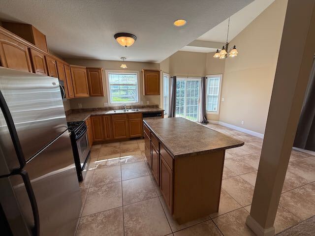 Building Photo - Large Duplex; Dunlap Schools
