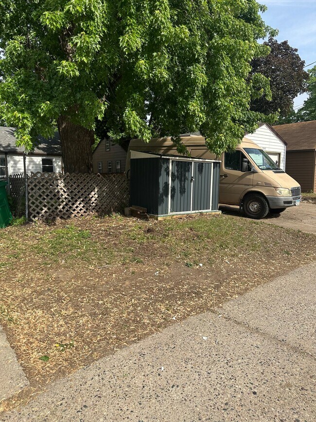 Building Photo - 5049 N Washburn Ave