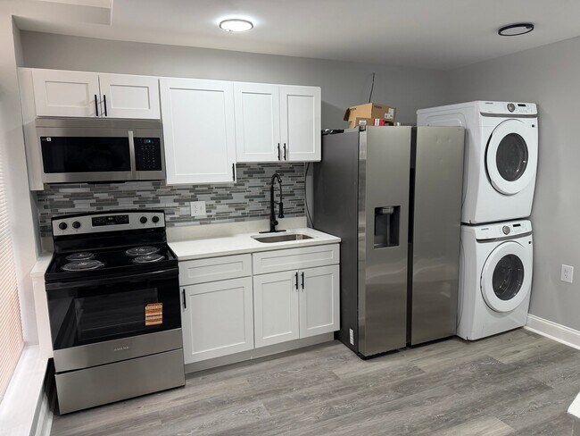 Foto del edificio - 3325 E Monument St