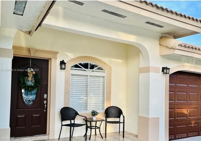 Foto del edificio - 3 br, 2 bath House - 20501 NW 18th Ave
