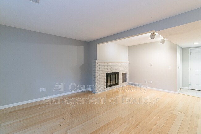 Foto del edificio - 3850 Paseo del Prado St