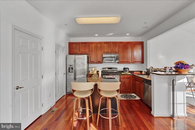 Building Photo - 7513 Helston Ct