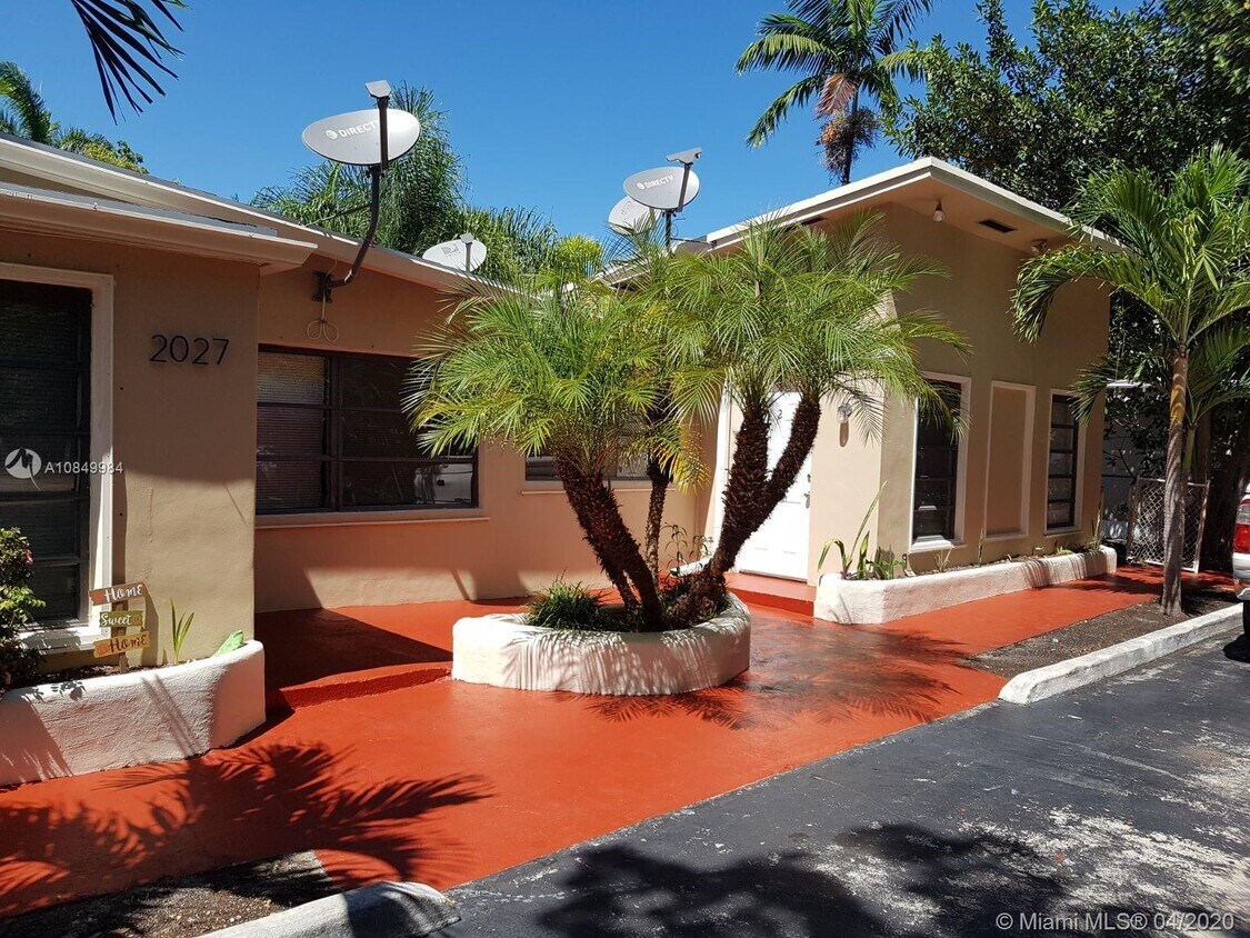 2027 Fletcher St Unit 1, Hollywood, FL 33020 Room for Rent in