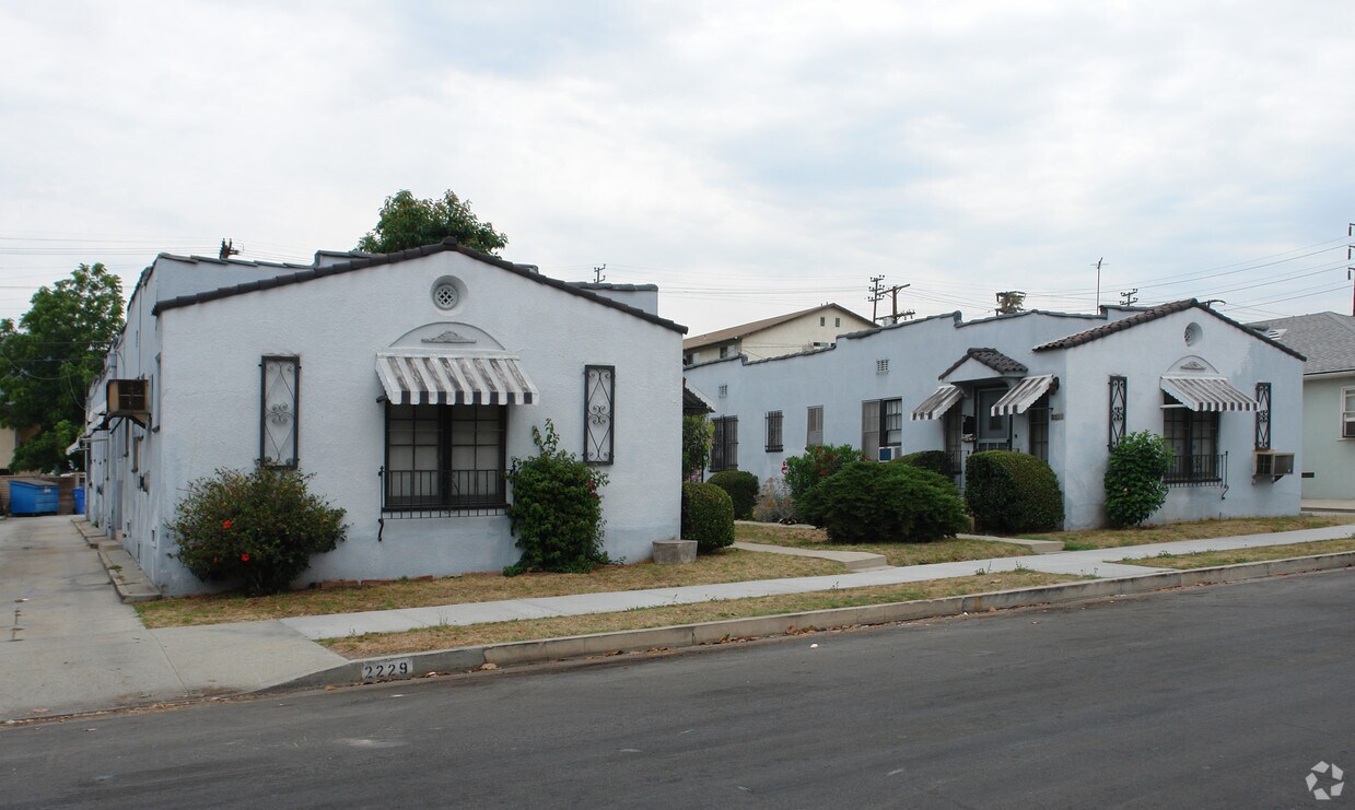 Primary Photo - 2221-2229 Addison Way