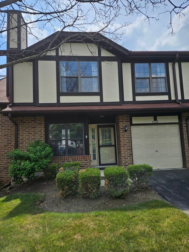 222 Oak Knoll Ln, Bloomingdale, IL 60108 Townhome Rentals in