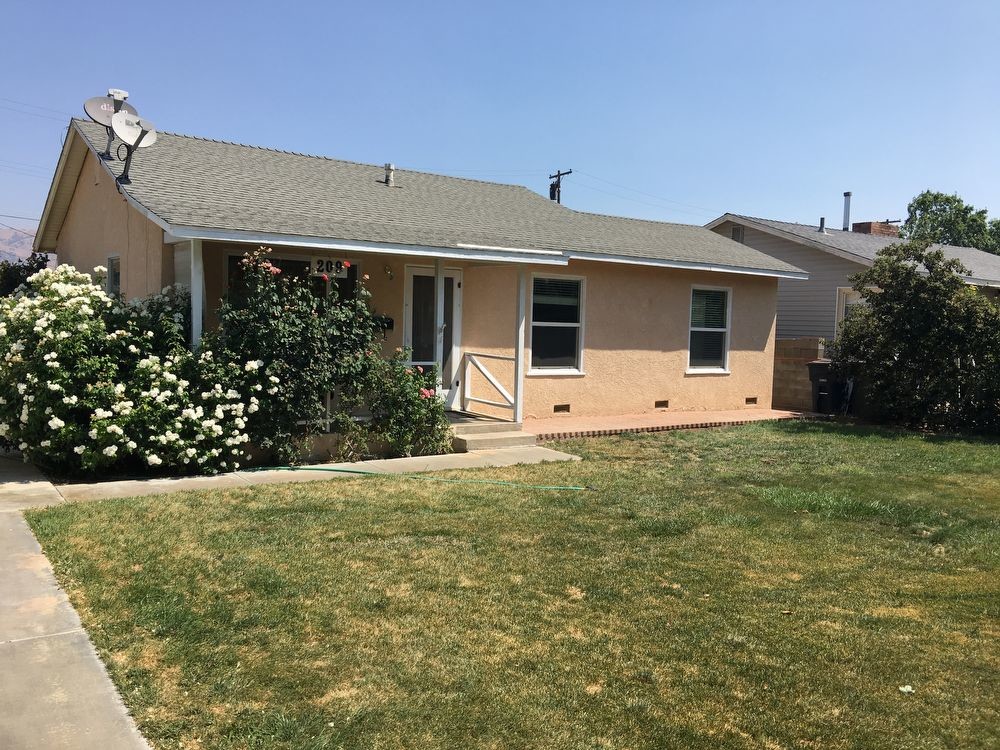 Primary Photo - Cute House in Downtown Tehachapi