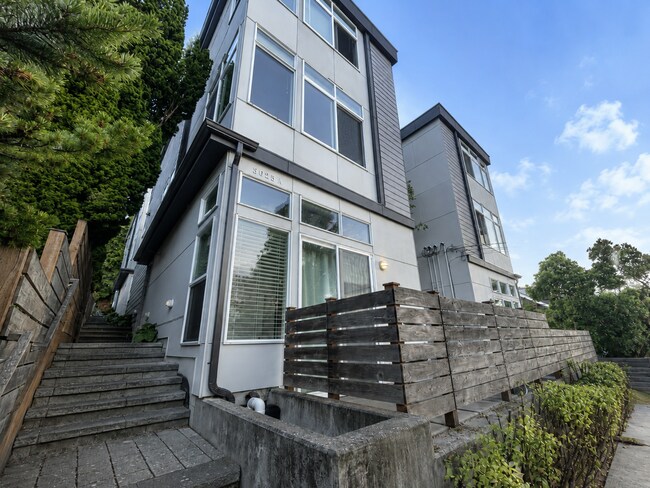Foto del edificio - 3025 21st Ave W