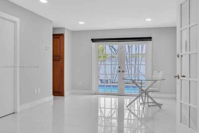 Building Photo - 13231 SW 68th St