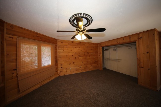 Building Photo - 816 Maple Hill Way