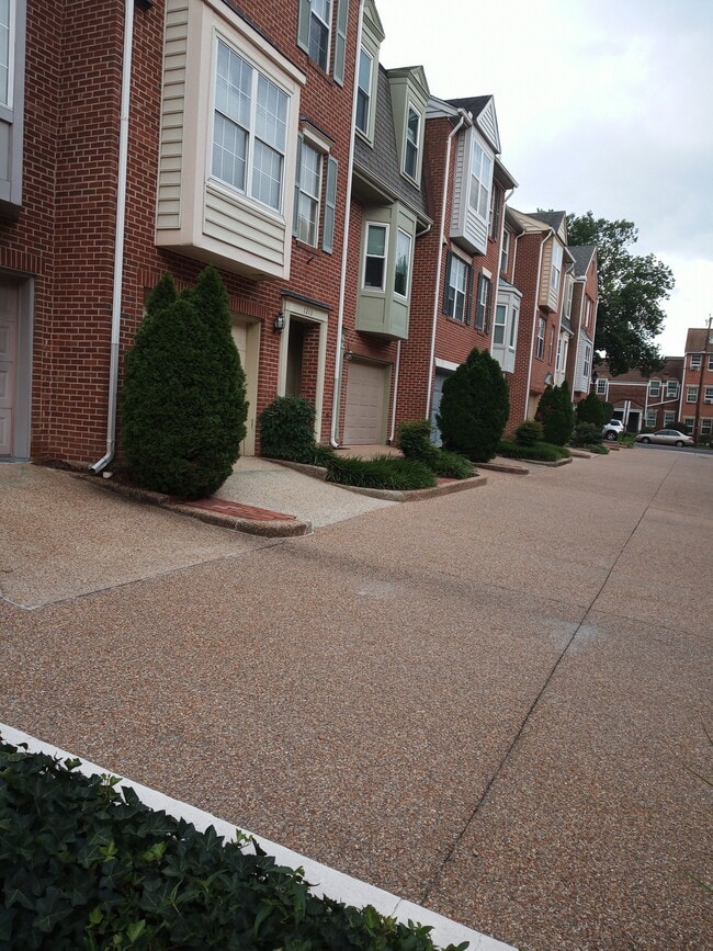 quiet neighbors - 818 N Fayette St