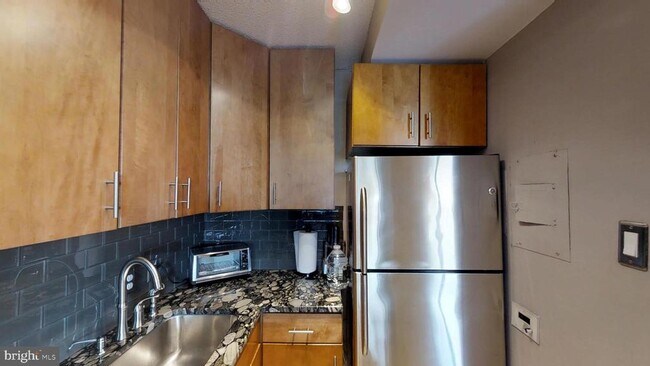 Foto del edificio - 2059 Huntington Ave
