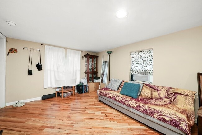 Building Photo - 4614 N Springfield Ave