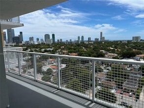 Building Photo - 900 SW 8th St