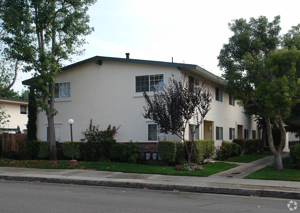 255 S McCoy Rd, Orange, CA 92868 Apartments in Orange, CA
