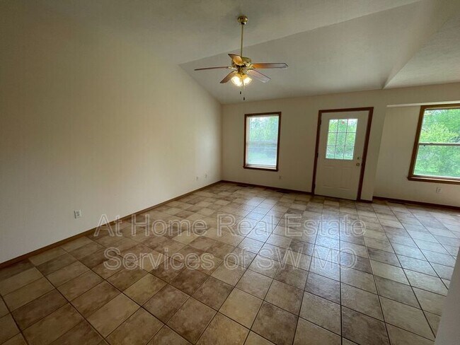 Foto del edificio - 3263 W Scott St