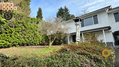 Building Photo - 672 11th St