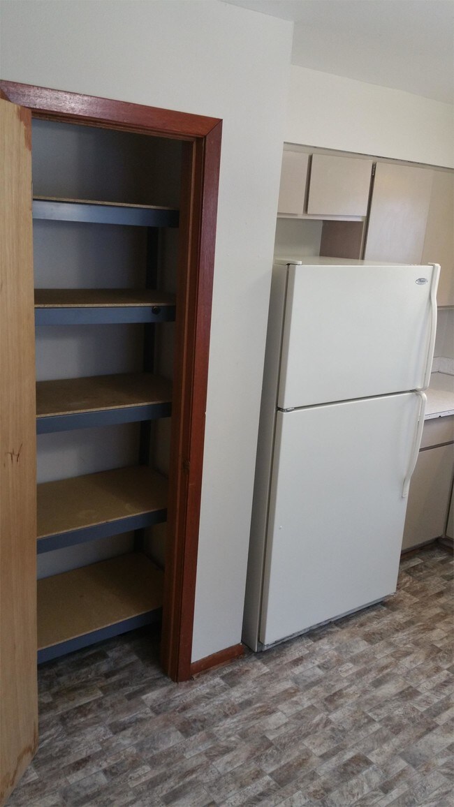 Building Photo - 1229 East Ave S