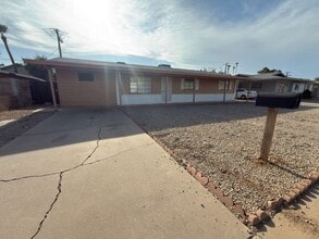 Building Photo - 7010 N 34th Ave