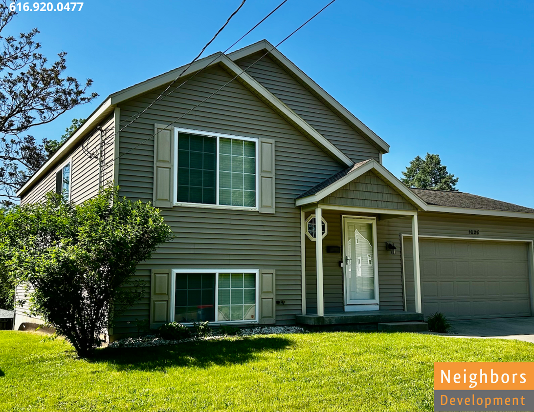 Foto principal - 1026 Coldbrook St NE
