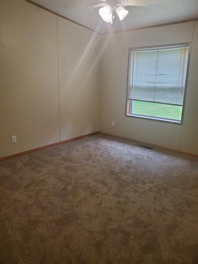 Building Photo - 48302 Sunrise Dr
