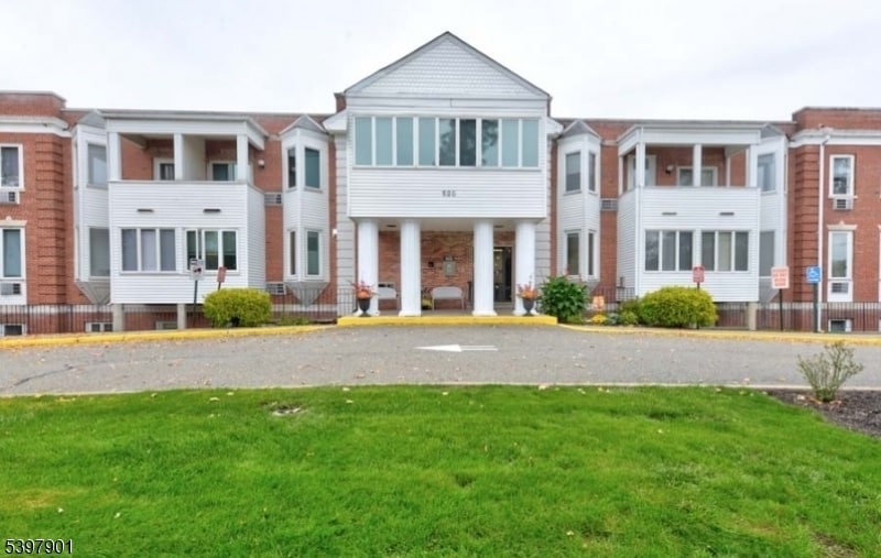 Foto principal - 520 Turnpike C125 Tpke