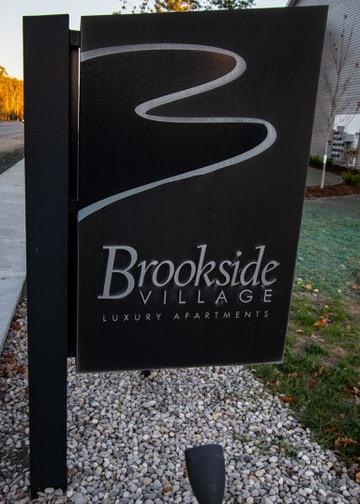 Building Photo - 3212 Brookside Dr