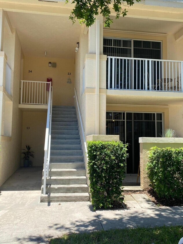 Foto principal - 4823 Chancellor Dr
