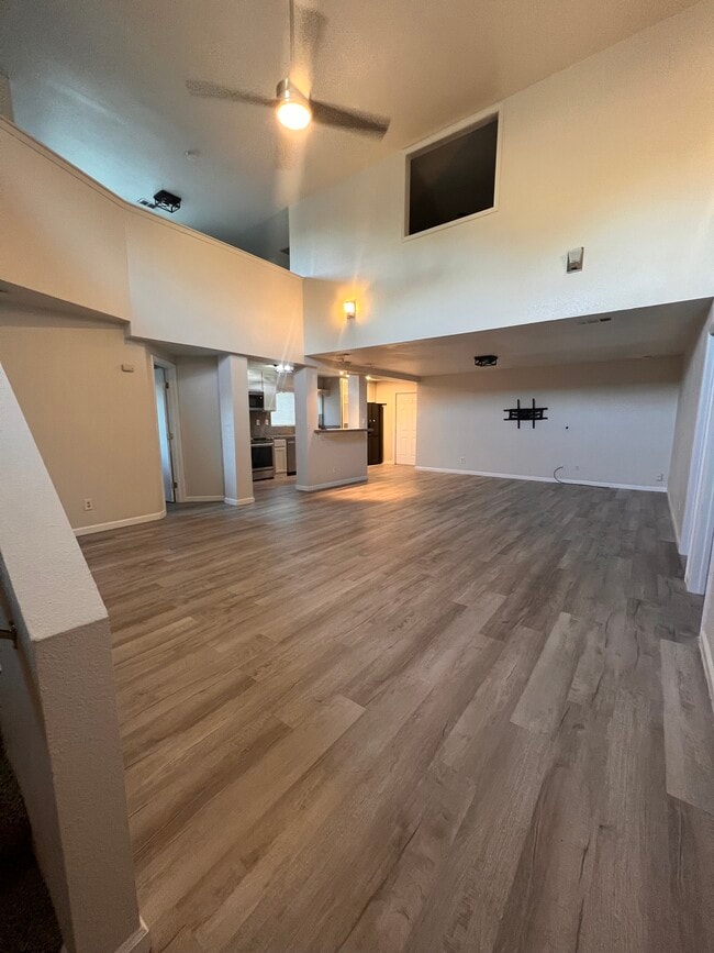 Building Photo - 1401 E Monte Vista Ave