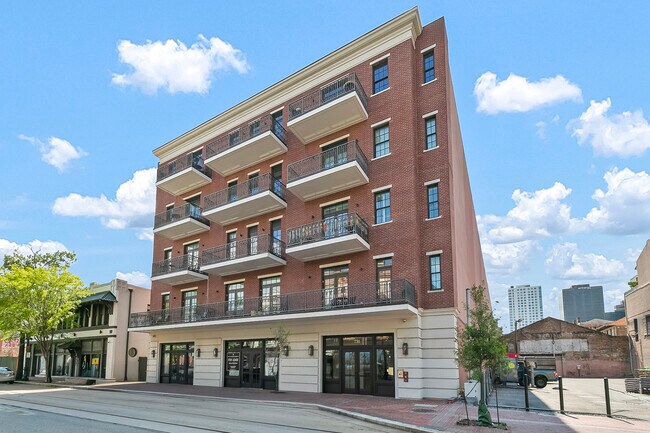 Building Photo - 731 Saint Charles Ave Building Photo - 731 Saint Charles Ave