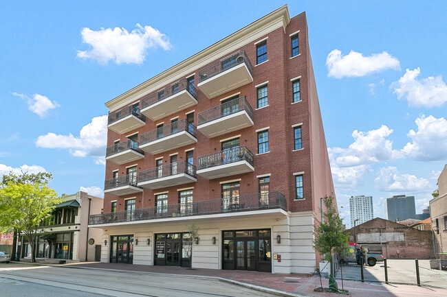 Building Photo - 731 Saint Charles Ave Building Photo - 731 Saint Charles Ave