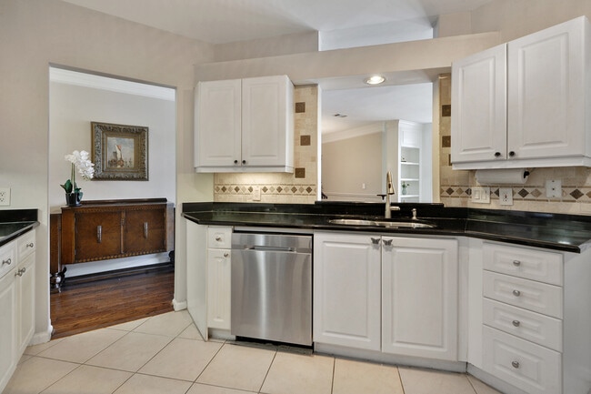 Foto del edificio - 3334 Peachtree Rd