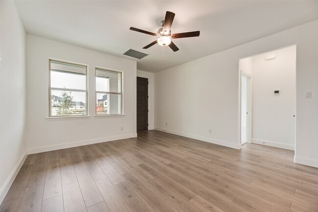 Building Photo - 128 N Sky Dr