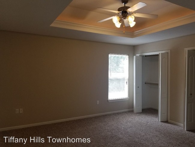 Building Photo - 5950-5956 NW 91st Terrace