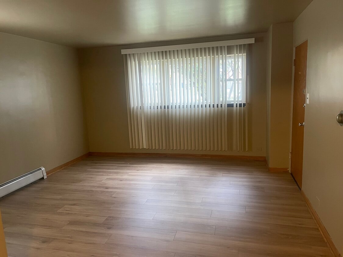 Living Room - 2130 S 16th Ave