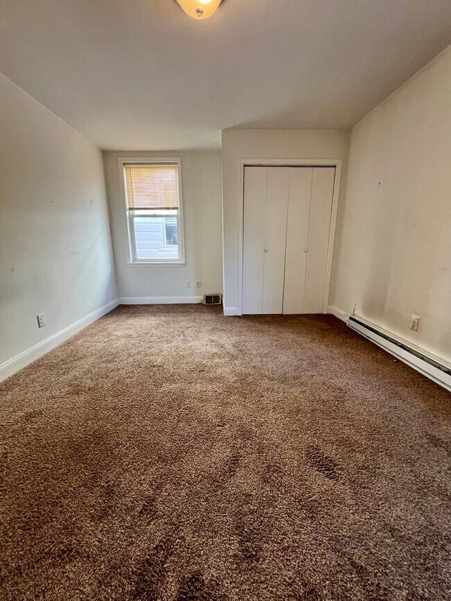 Foto del edificio - Stunning 2-Bedroom Apartment in Frankford!...