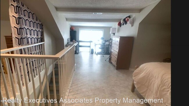 Building Photo - 3 br, 2 bath House - 1423 Monroe Avenue