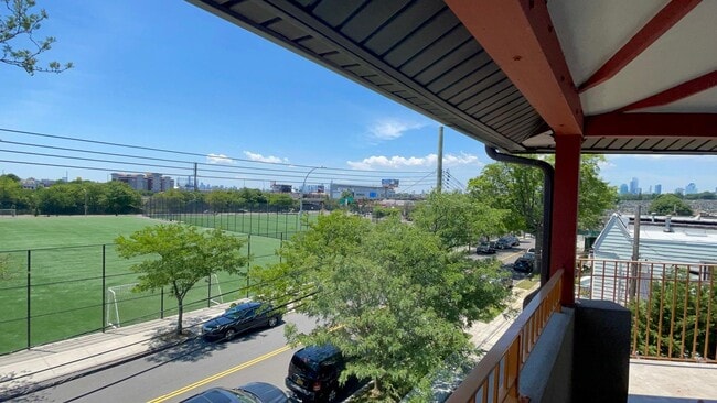 Foto del edificio - 53-62 61st St