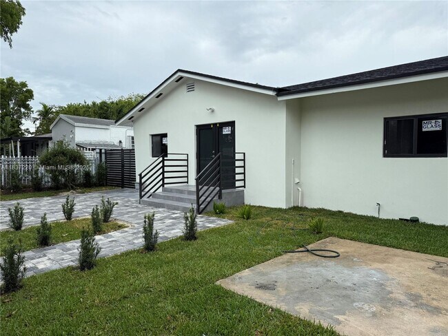 Foto del edificio - 1045 NW 58th Terrace