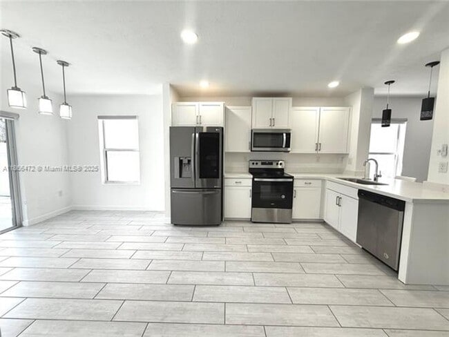 Foto del edificio - 507 NE 6th Ct