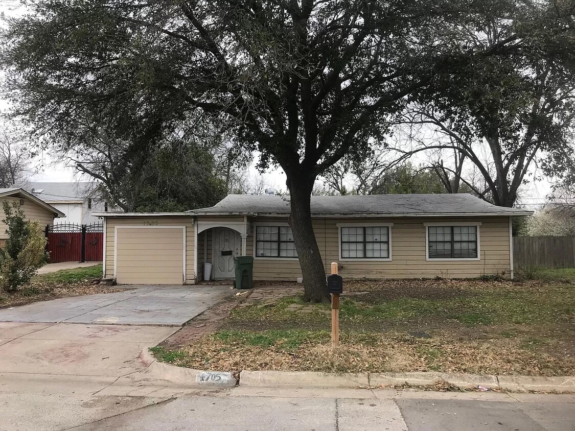 1705 Skylark Dr, Arlington, TX 76010 House Rental in Arlington, TX